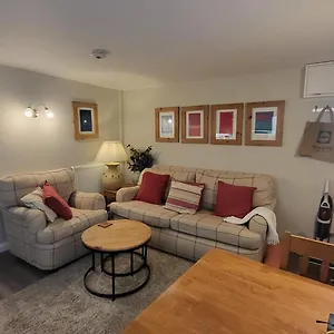 The Den, 2 Mins Chelt High Street, John Lewis Etc Apartment