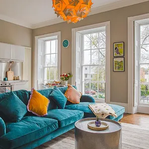 Stylish Grade Ii Listed Apartment: The London Apartment