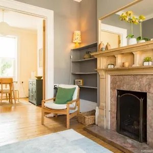 classic-victorian-house-sleeps-8-in-east-brighton.brighton-hotels-england.com/